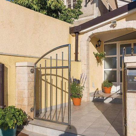 Nice Home In Sibenik With Kitchen Экстерьер фото